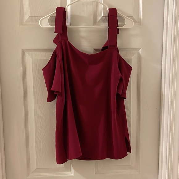 Dark pink off-the-shoulder blouse - Picture 2 of 2